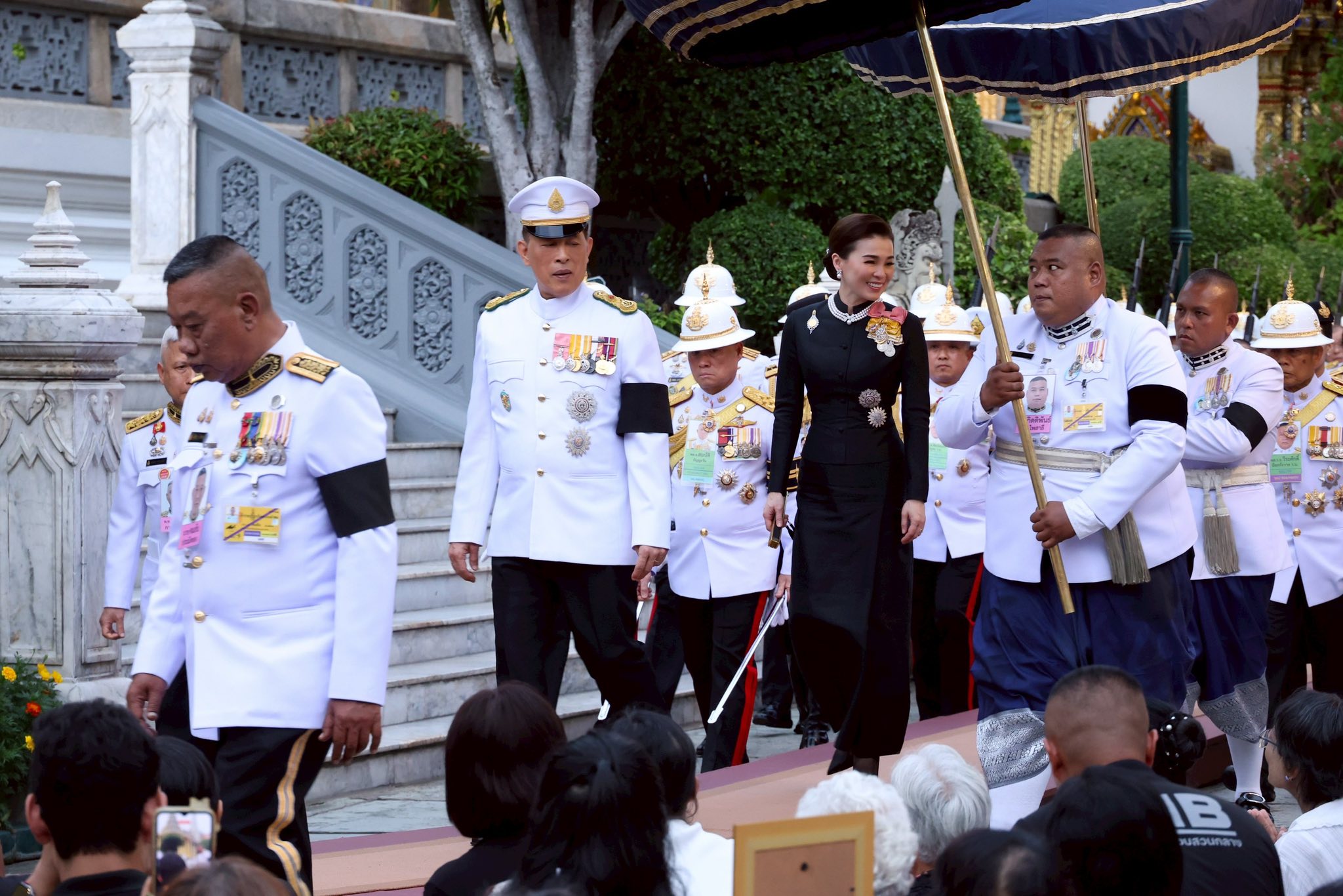 title - พระบาทสมเด็จพระเจ้าอยู่หัว และสมเด็จพระนางเจ้าฯ พระบรมราชินี เสด็จฯ ไปในการพระราชพิธีพืชมงคล พุทธศักราช 2569